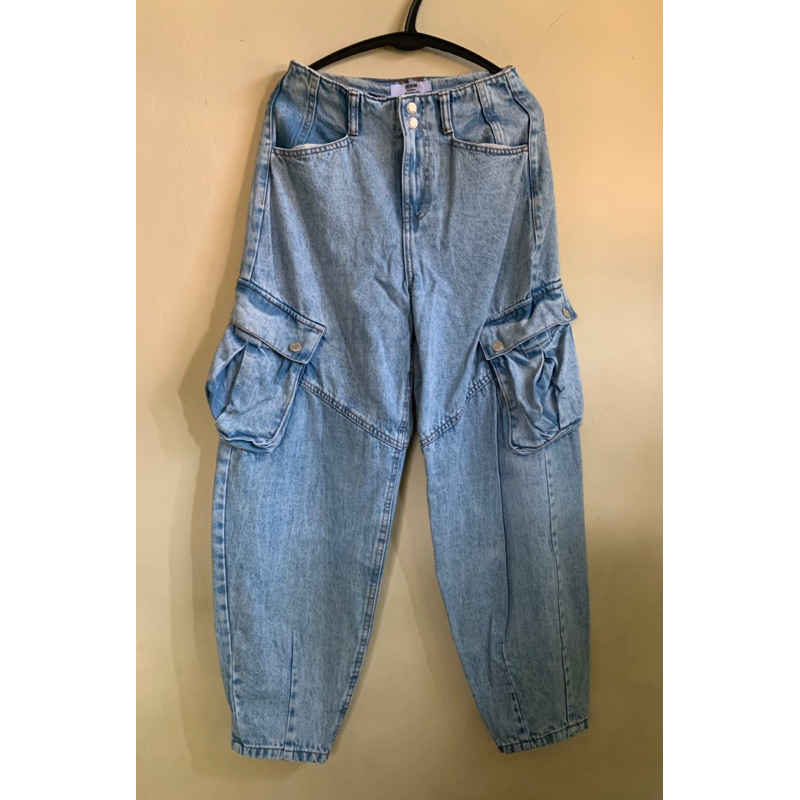 Preloved cargo jeans Bershka
