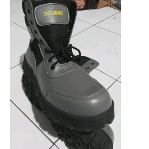 sepatu linmas