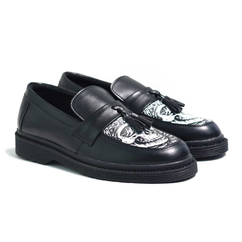 Sepatu Casual Loafers Docmart Pria Anime Misfits Slip On Kerja Bisnis Pantifel Formal Pesta Kiwari T