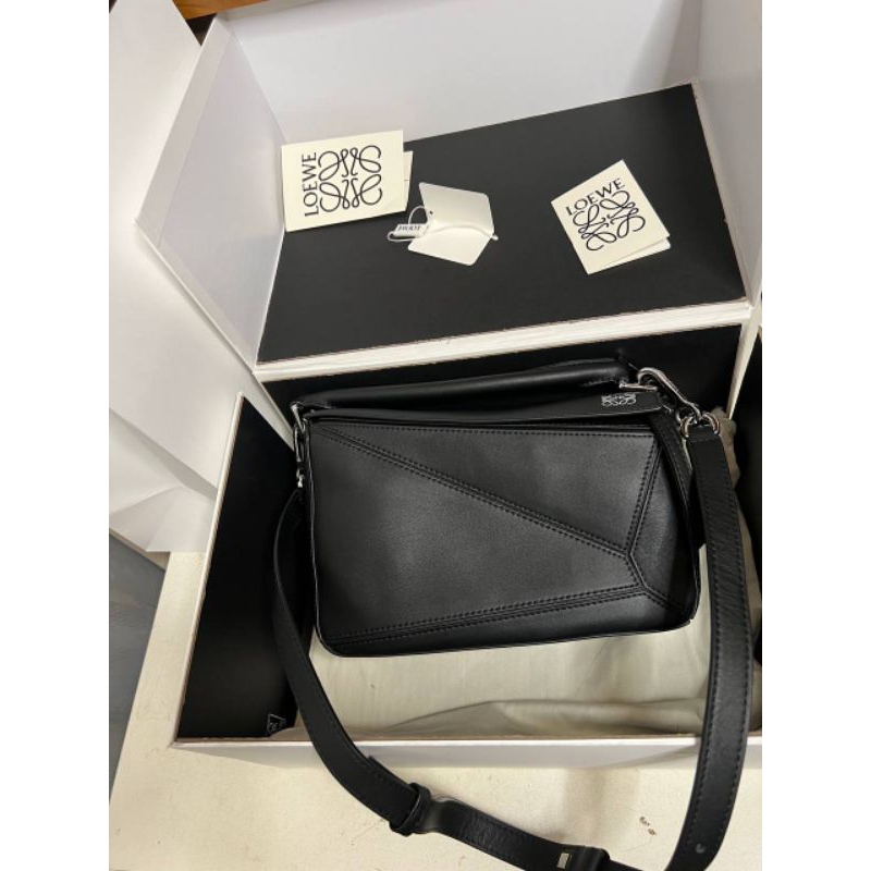 nego preloved rec 2022 loewe puzzle bag in classic calfskin authentic