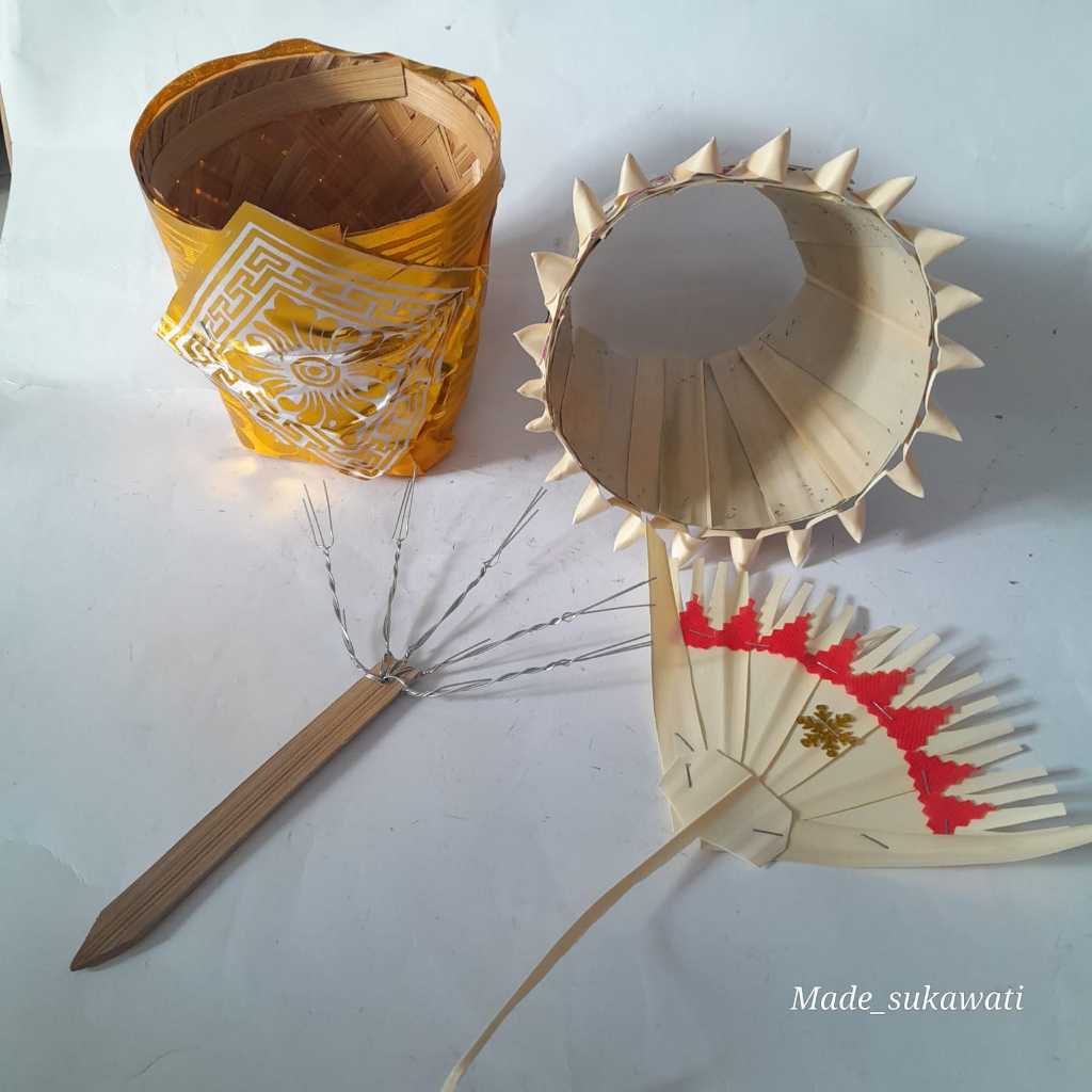 Tatakan Daksina Khas Bali Bambu Ental