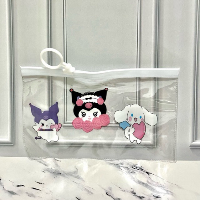 

Pouch Mika Transparant Motif Sanrio / Kotak pensil transparant Sanrio