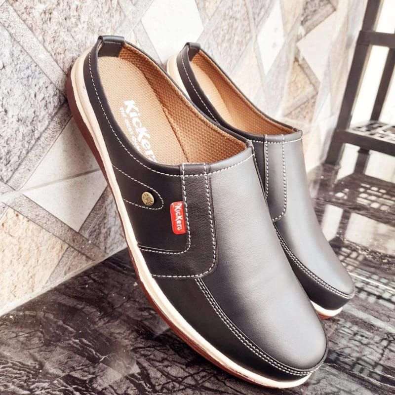 SEPATU SLIP ON PRIA//SEPATU SELOP KICKERS