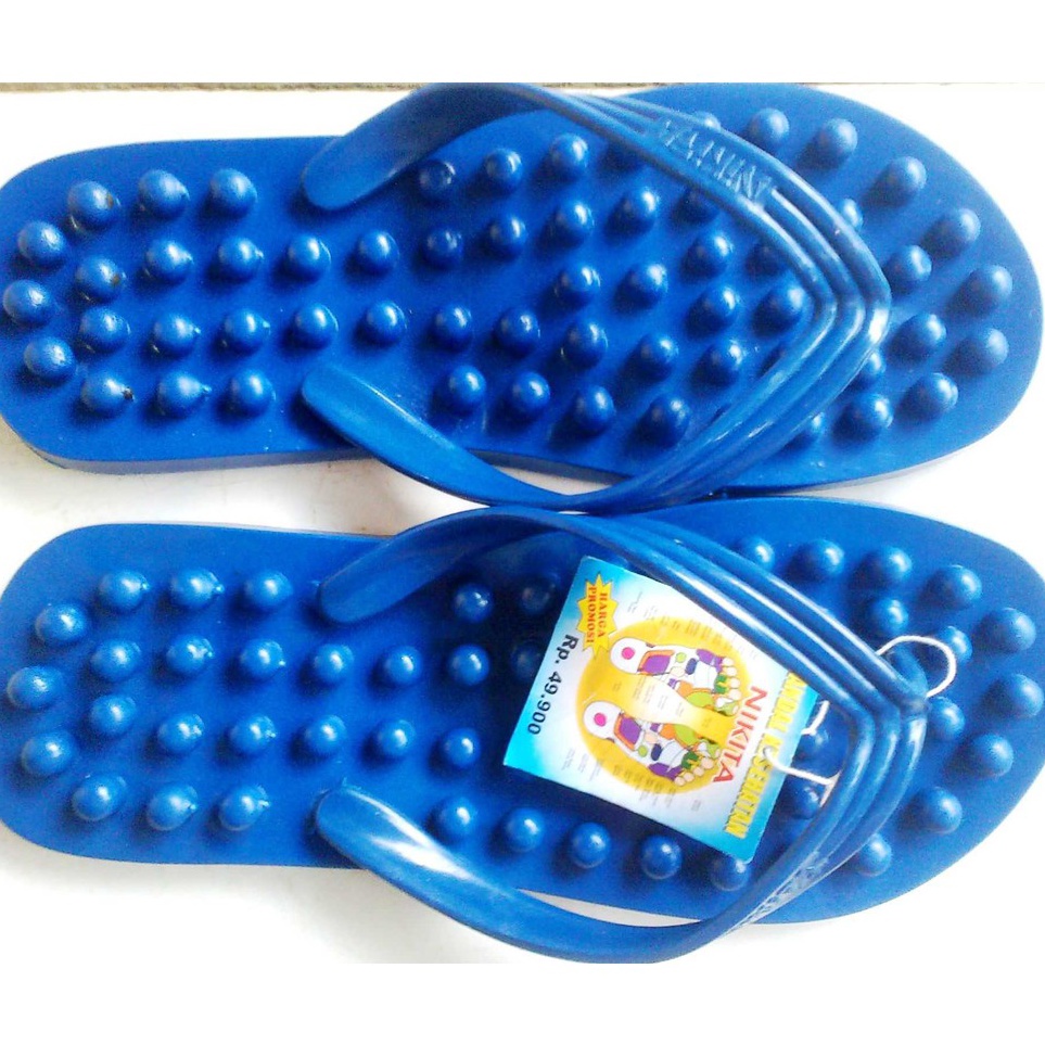 Setiap Detik adalah Catwalk Sandal Refleksi Akupuntur Rematik Nikita Model Duri Besar Plastik