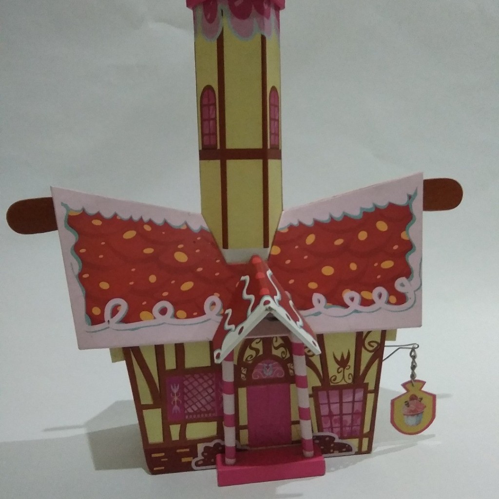 

Tempat Pensil Duduk Sugar Cube