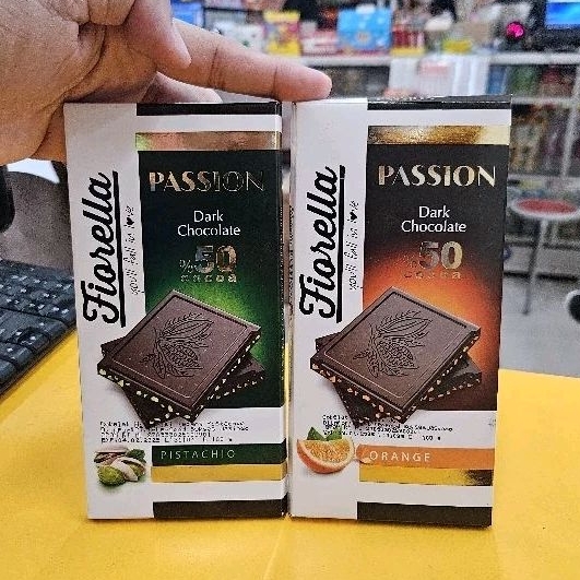 

ED 01.2025 PCS 100GR - COKLAT FIORELLA PASSION DARK CHOCOLATE ORANGE 169883- PISTACHIO 169890