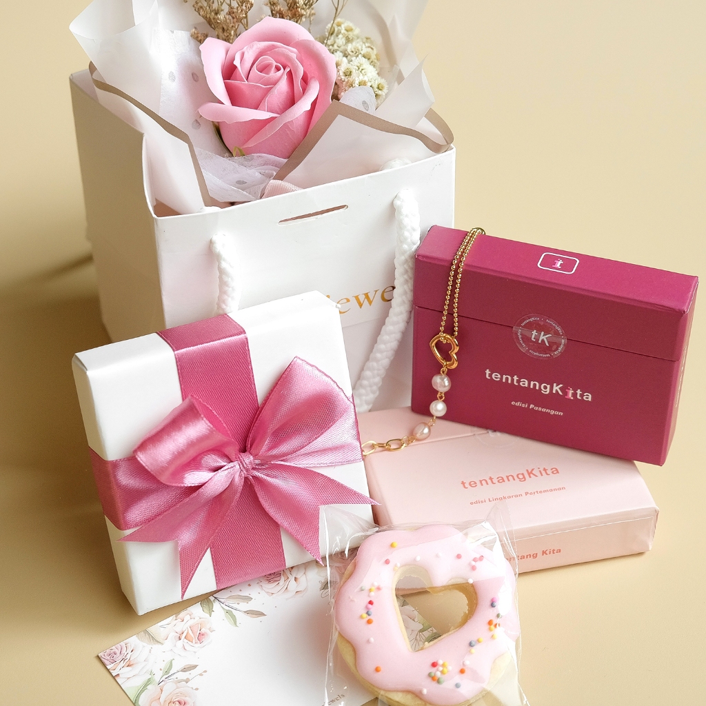 

[Velour Jewels x tentangKita] Add-on Valentine's Day Hamper Rose Gift Box — Hard Box Canvas Pouch Bouquet Aksesoris