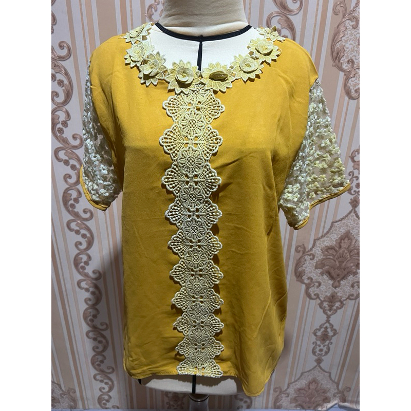 Blouse brokat kuning