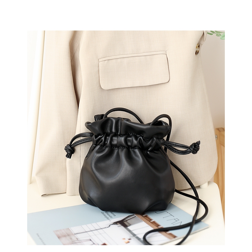 Tas selempang wanita terbaru/tas serut mini/tas slingbag serut lucu