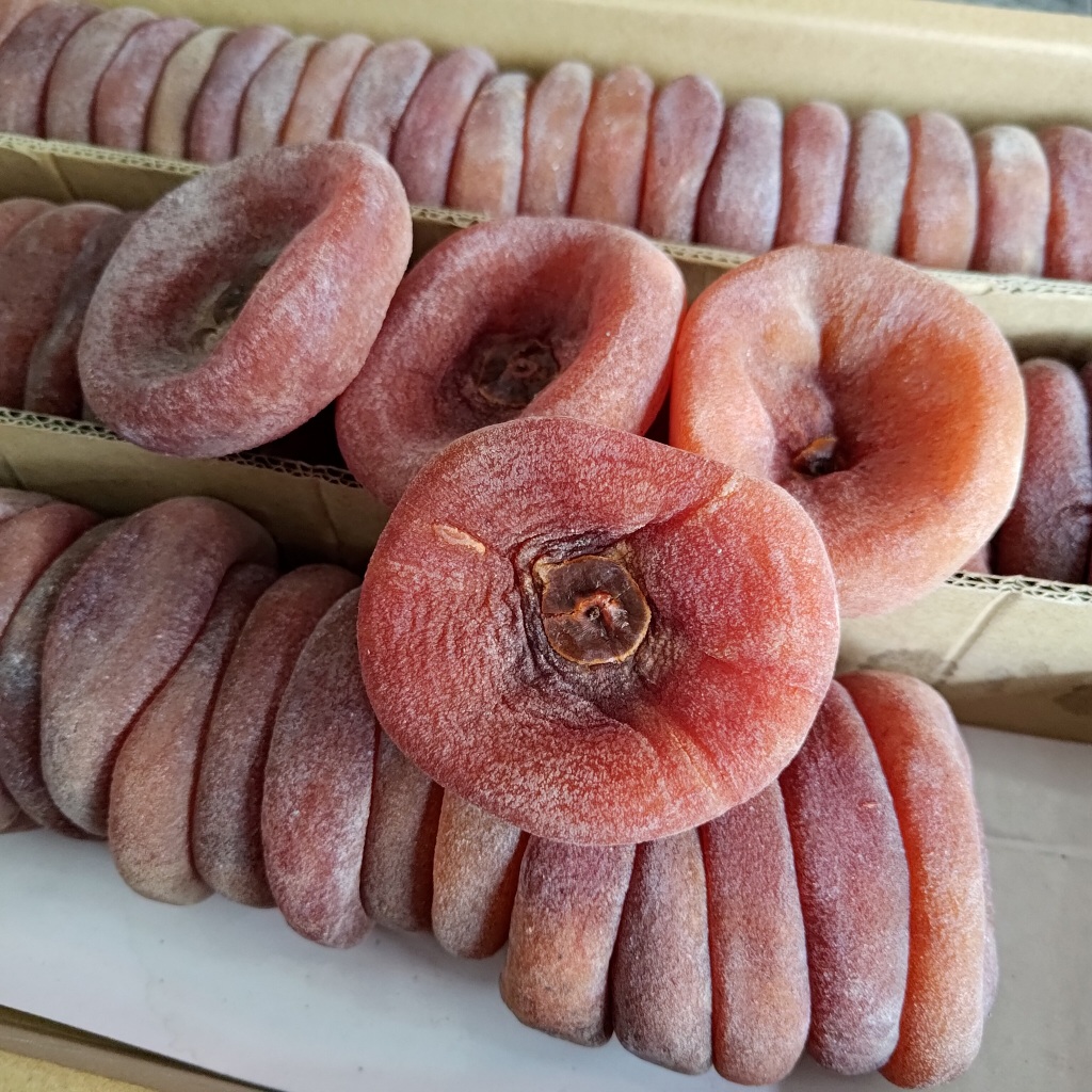 Buah Kesemek Kering Isi 2 Biji / Sai Pia / Dried Persimmon Makanan Korea Manisan Buah Kering