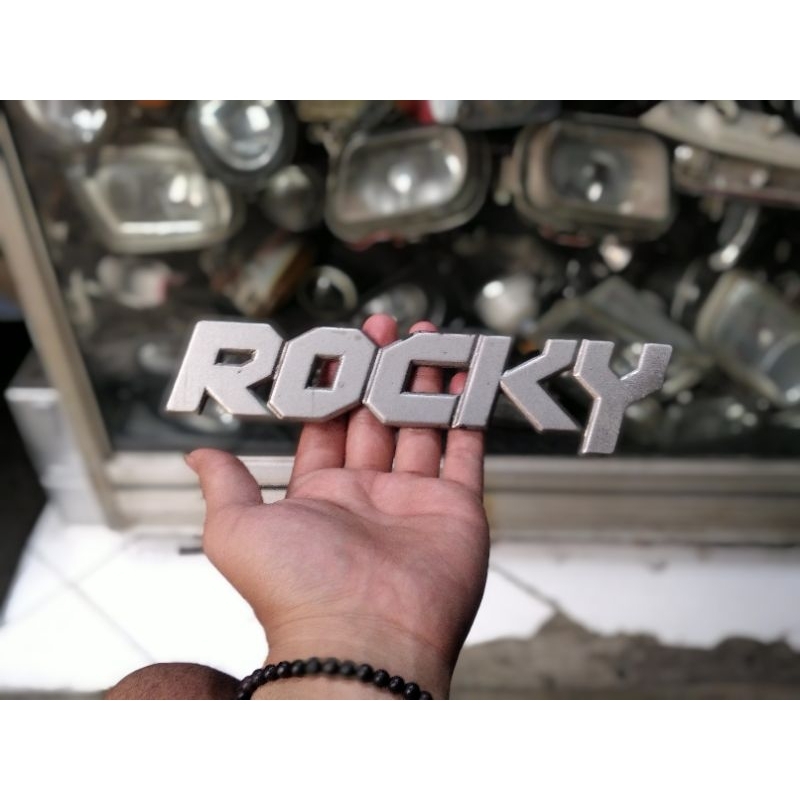 emblem/logo/tulisan mobil Rocky untuk daihatsu taf Rocky