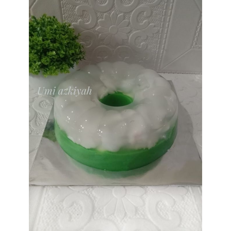 

Puding pandan kelapa muda, 20 cm, free Vla