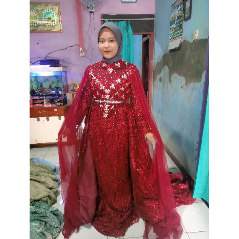 gaun slim dress pengantin warna maroon
