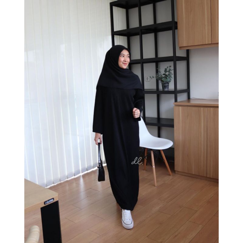 Preloved iffah basic dress by daily.al | Iffah black S