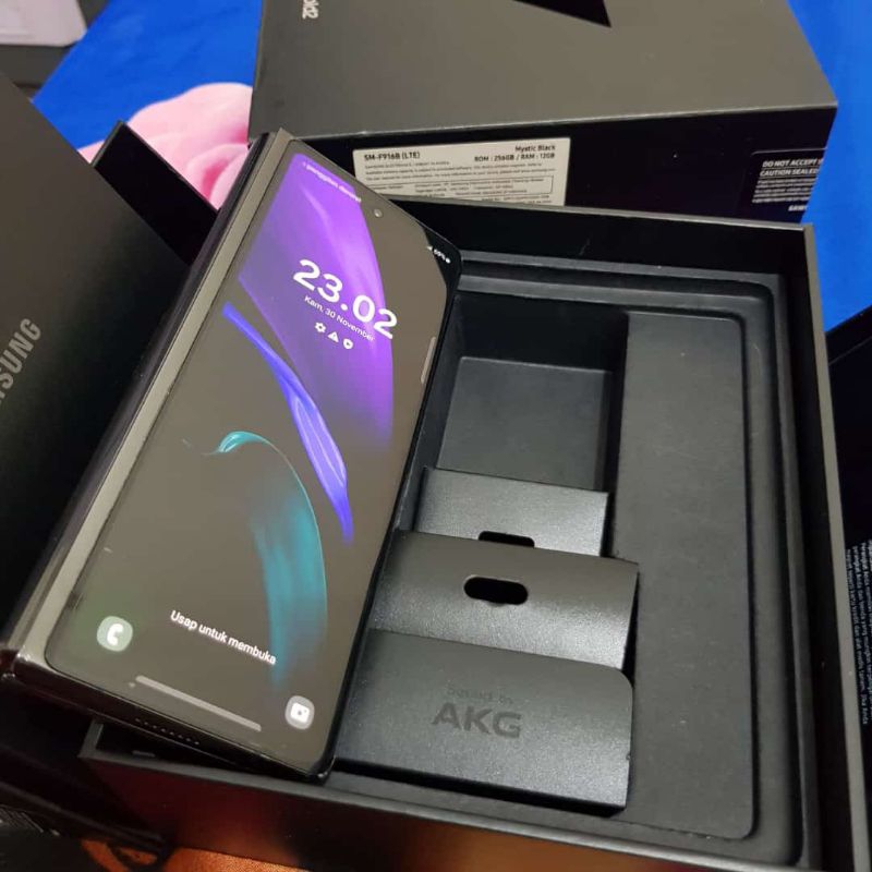 Samsung Galaxy Z Fold 2 Ram 12/256Gb Second Murah Bergaransi