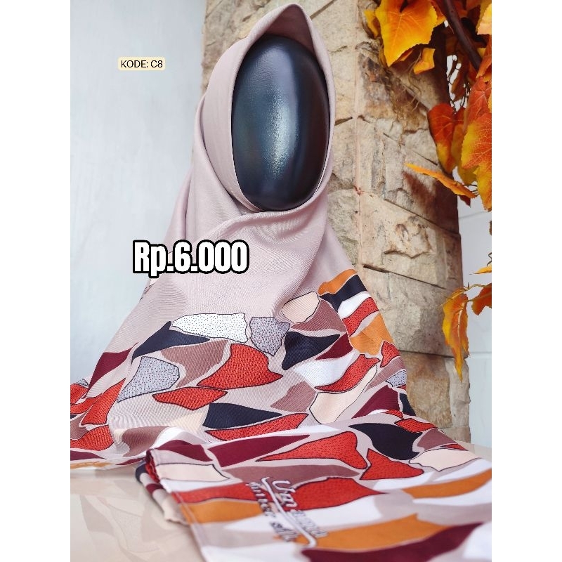Aneka Jilbab Segi Empat Preloved /Jilbab Plisket/Jilbab Embos/Jilbab Crinkle/Jilbab Motif Preloved M