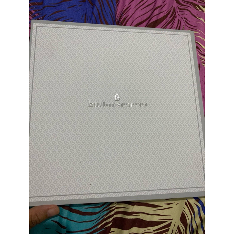 PRILOVED BUTTONSCARVES TAPIS SQUARE BLACK