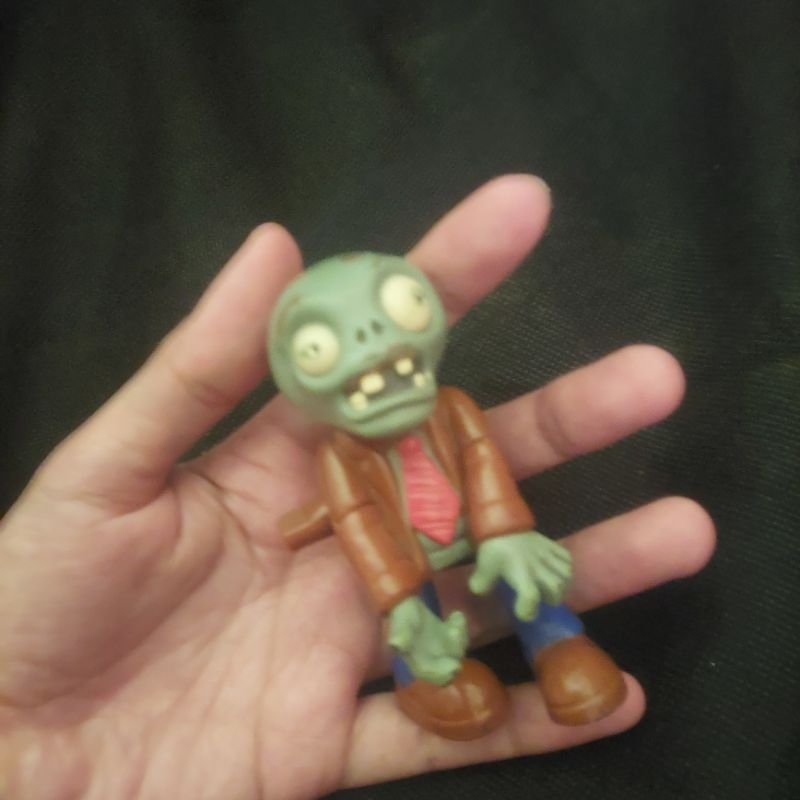 Zombie vz plants mainan