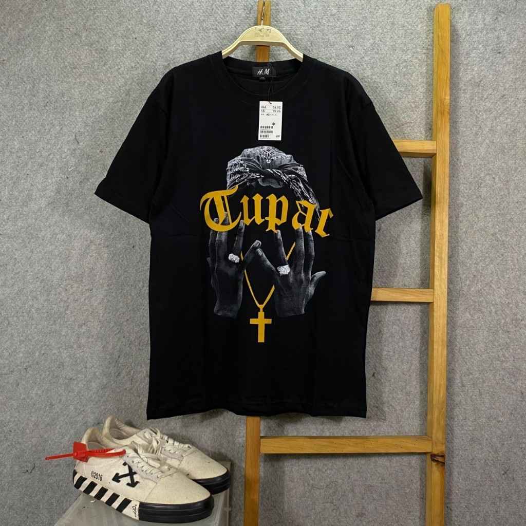 KAOS T-SHIRT MUSIC RAPPER TUPAC TYPE GOLD BLACK