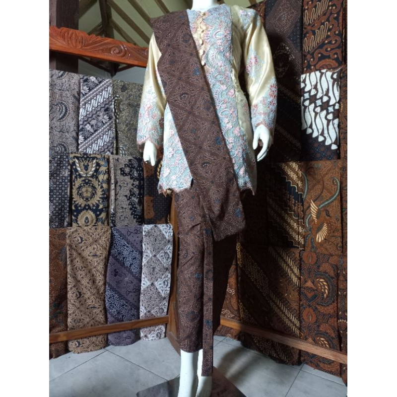 Jarik dan Rok Motif Sidomukti Pengantin Solo Coklat Tua