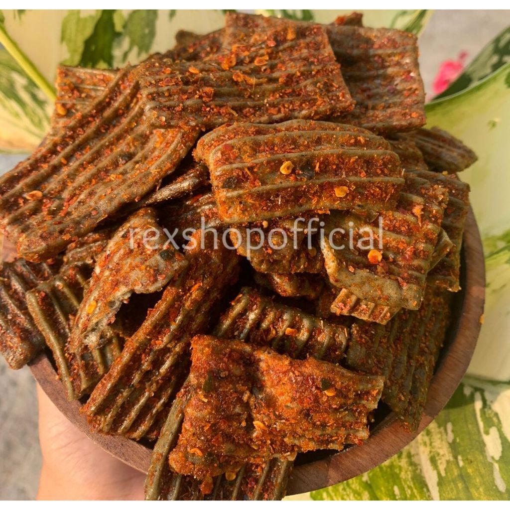 

KERUPUK JENGKOL PREMIUM PEDAS DAUN JERUK 250 GRAM