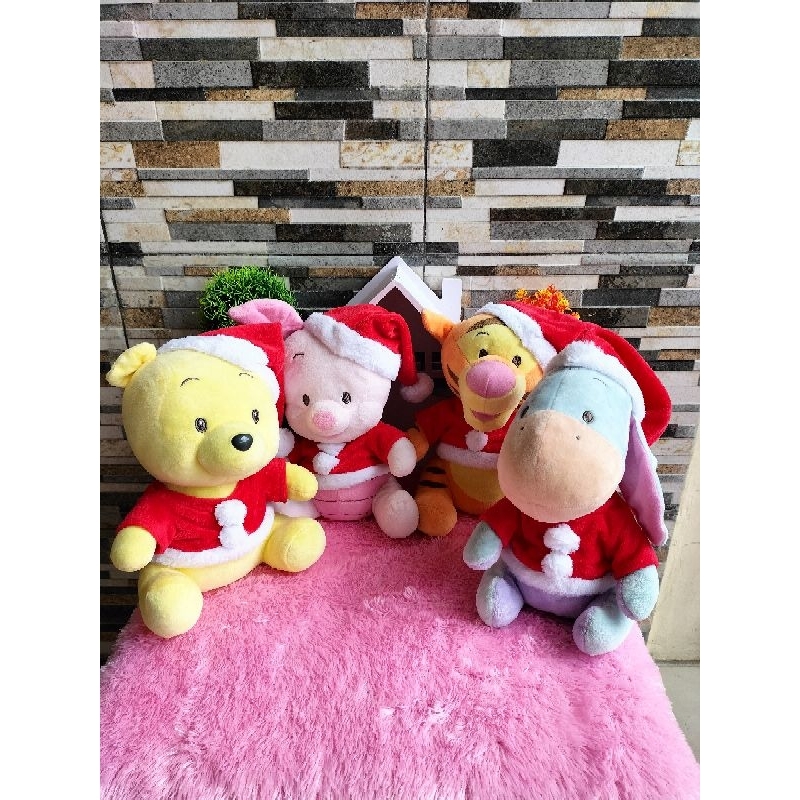 Keluarga Pooh Kostum Santa disney