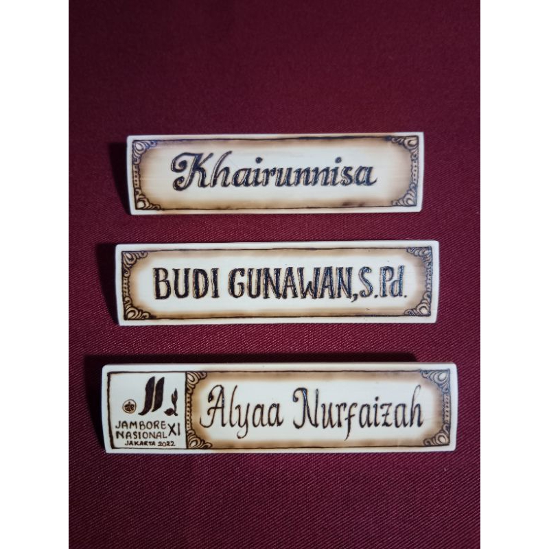 Papan nama/nama dada bambu pin bross ukir nama