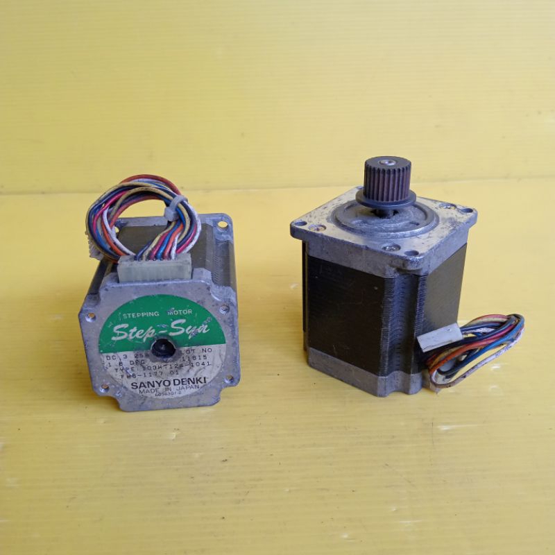 Stepper Motor Nema 23 3.25A  SANYO DENKI 103H7124_1041 24V