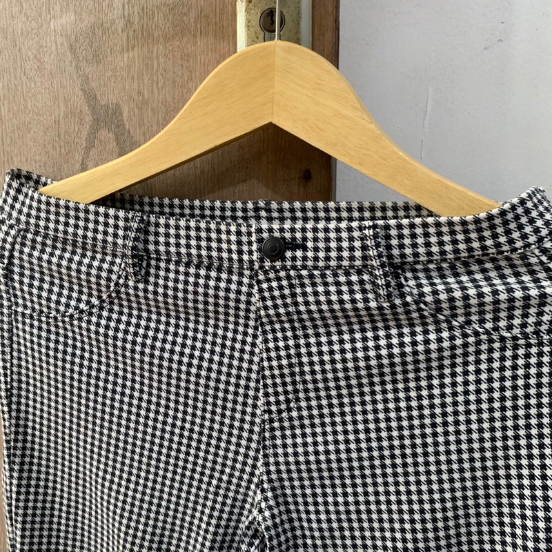 Preloved Celana Garis