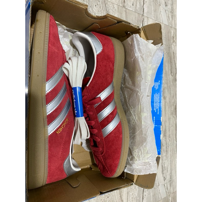 Ahdadas Munchen Red Silver