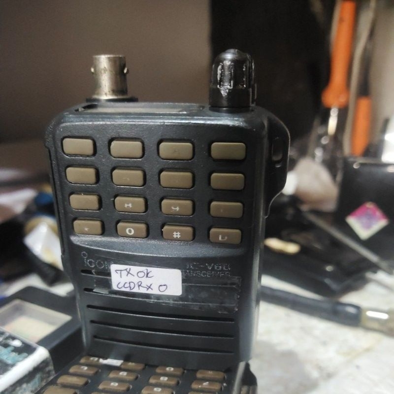 HT ICOM IC V68 VHF FM TRANSCEIVER HT ICOM V68