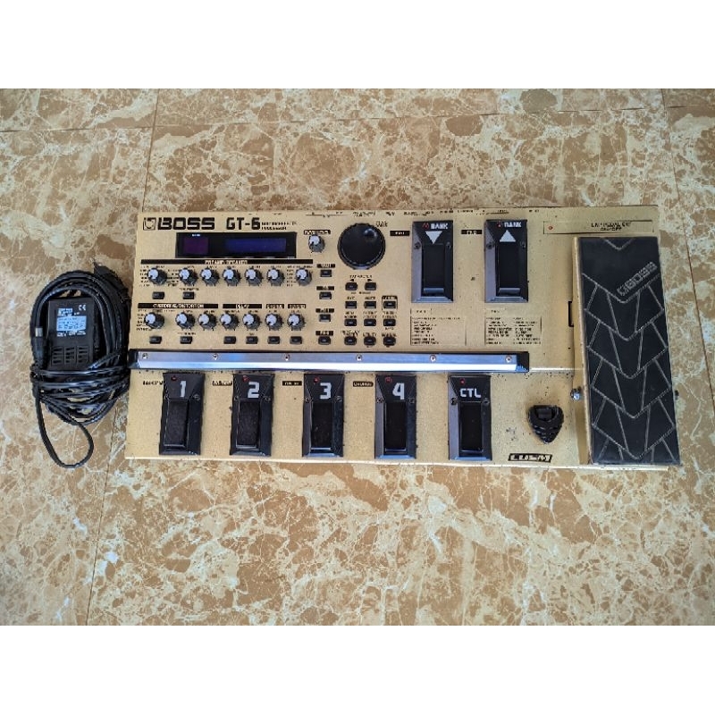 Efek gitar Boss GT-6 second