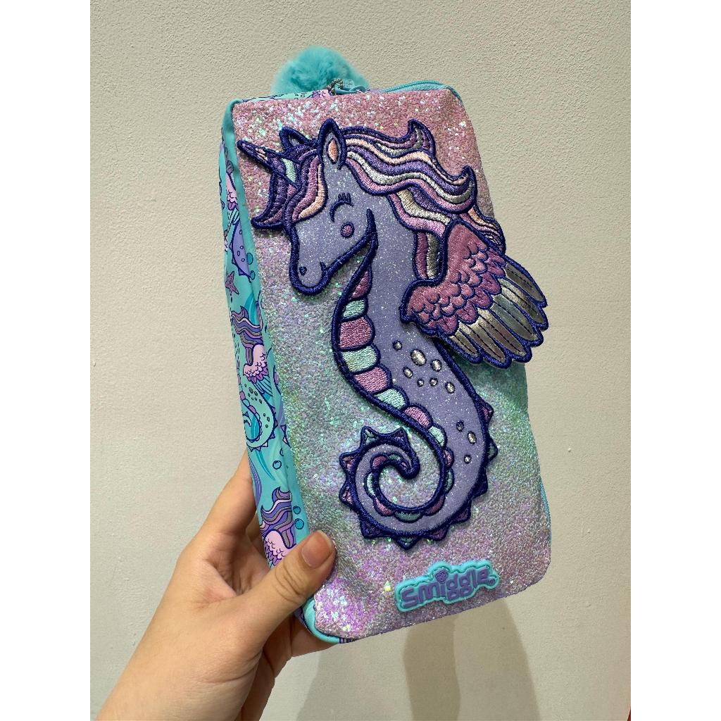 

SMIGGLE EPIC ADVENTURES PENSILCASE SOFTCASE SEA HORSE- TEMPAT PENSIL SMIGGLE