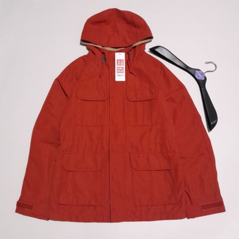 UNIQLO MOUNTAIN PARKA