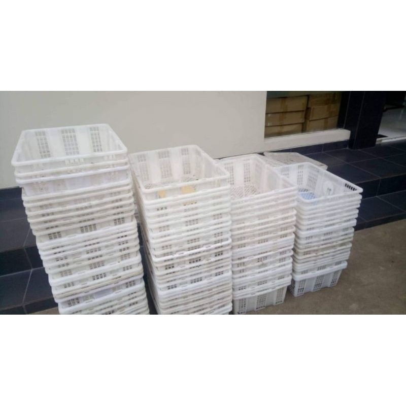 KERANJANG PLASTIK BEKAS BUAH LENGKENG SUDAH BERSIH