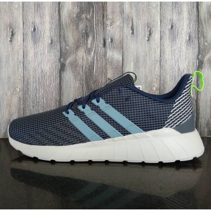 ADIDAS Questar Flow size 48 / 12,5uk / 13us / 31cm