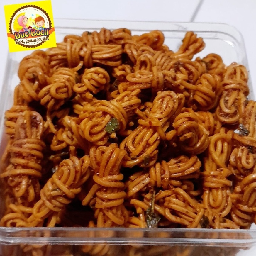 

Splash Snack MIE UWEL Pedas Daun Jeruk 25 Gram Duo Bocil Snack