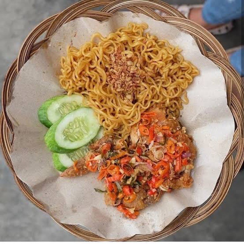

Indomie Goreng Ayam Geprek Crispy Sambal Matah