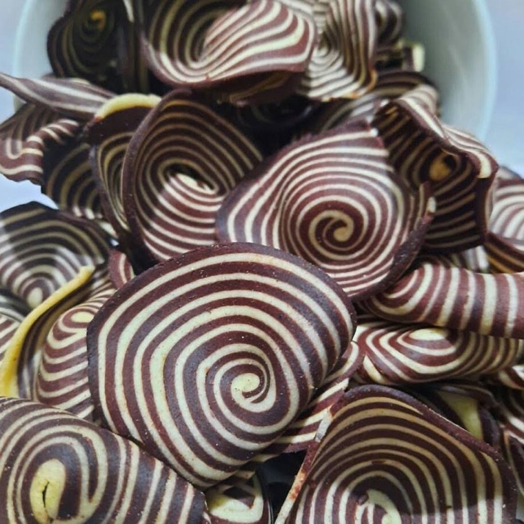 

New event KUPING GAJAH LEBAR 5gr COKLAT PUTIH HIJAU MERAH