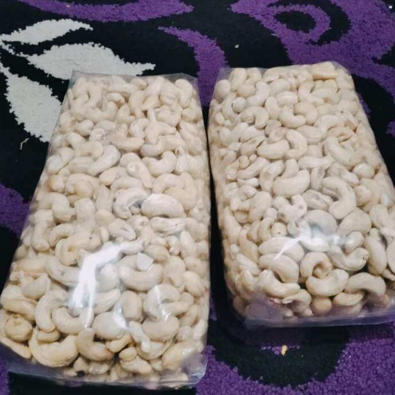 

New event Kacang Mede Mentah utuh 1kg