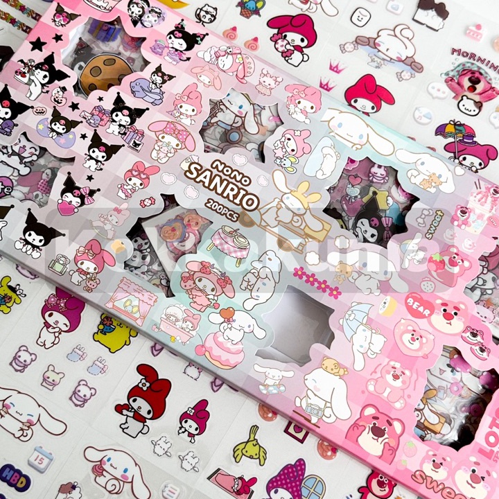 

Stok terbaru KKM NONO SANRIO LOTSO CINNAMOROLL KUROMI MY MELODY Sticker Box 2D Dekorasi Karakter Anime Anak Laki Laki Perempuan Journal Aesthetic Jurnal Binder Stiker Box 1 Set isi 2 Lembar Waterproof Anti Air