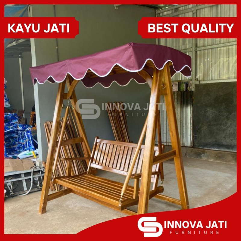 Ayunan Teras Taman Kayu Jati