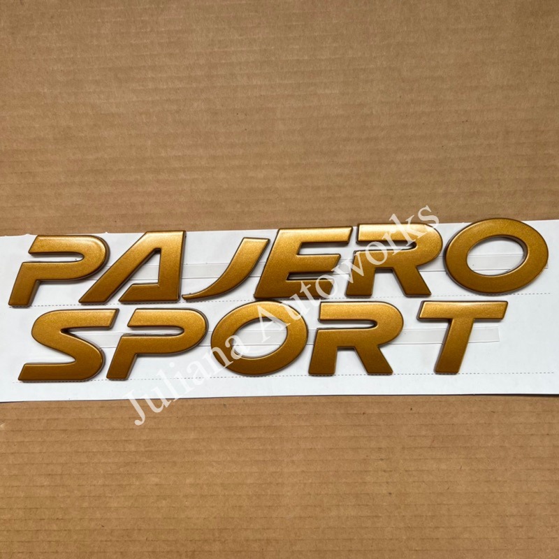 Emblem Kap Mesin Mobil Pajero Sport Emblem Pajero Sport Gold