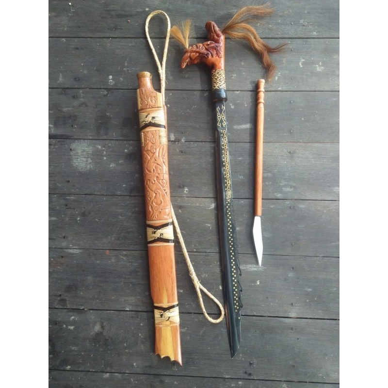 MANDAU DAYAK KALIMANTAN