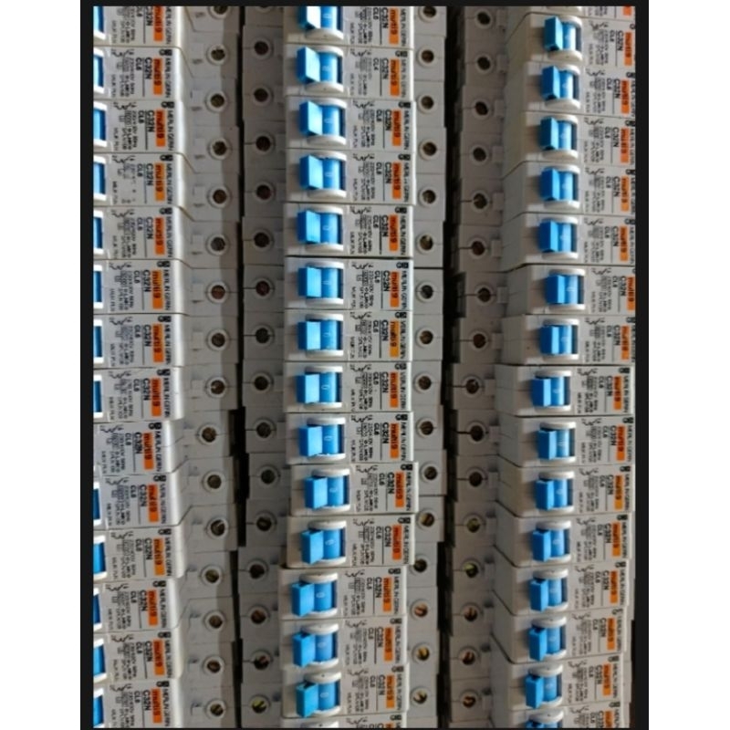 MCB MERLIN GERIN MULTI9 C32N 1 PHASE 6 A. 10 A. 16 A. 1 PAS ORIGINAL SIAP PAKAI