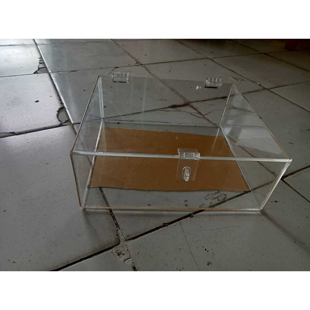 

Kotak display product akrilik PxLxT 60x60x20cm