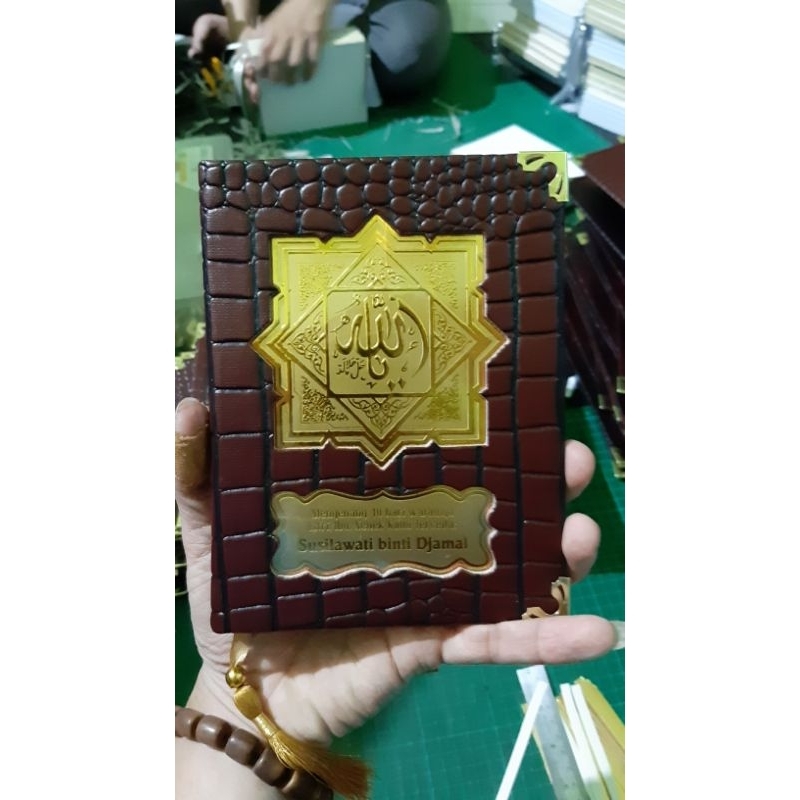 

Buku yasin 132 halaman lafadz bintang + foil nama di cover bonus al qur'an