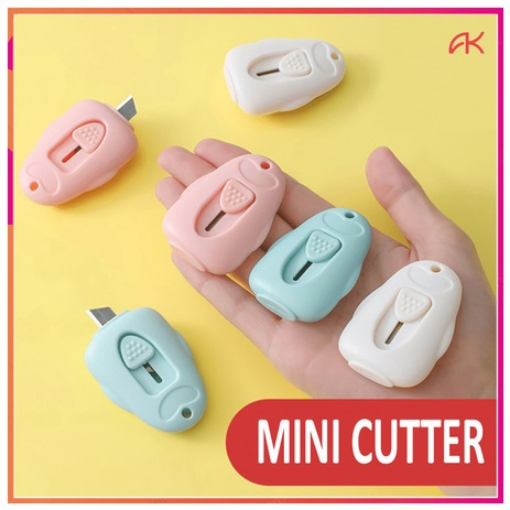 

MAKASSAR PISAU CUTTER MINI KARAKTER / PISAU KATER PACKING UNBOXING PAKET KECIL / PISAU PEMOTONG KERTAS MINI KANTOR