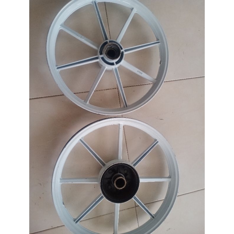velg palang 8 Rx king keluarga yamaha depan ring 17 belakang 18