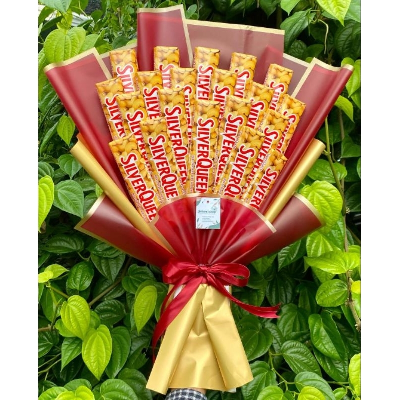 

BUKET SILVERQUEEN BESAR 20PCS JUMBO KERTAS CELLO SPESIAL